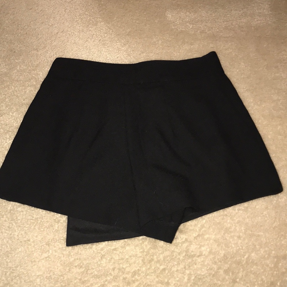 Black Envelope Skirt - Picture 2 of 3
